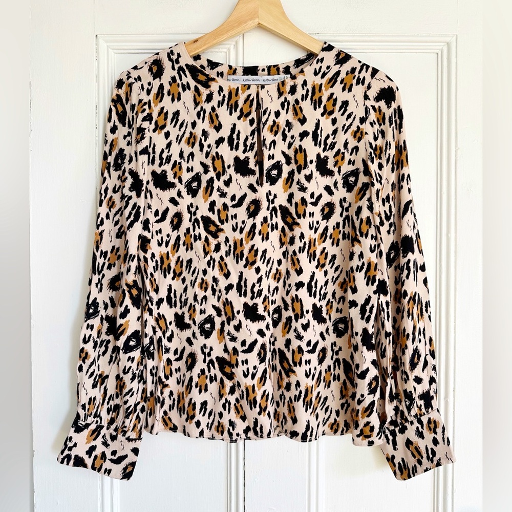 & Other Stories Leopard Print Keyhole Blouse. Size 4 - Picture 1 of 7